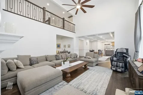 8 Ranch Lane Closter NJ 07624