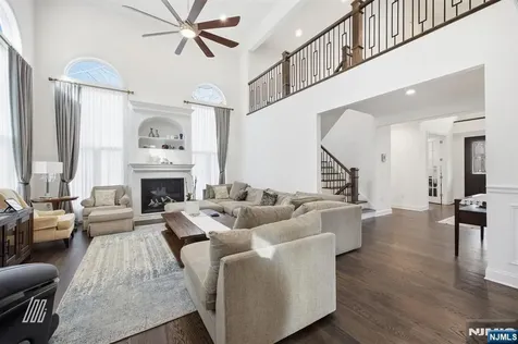 8 Ranch Lane Closter NJ 07624