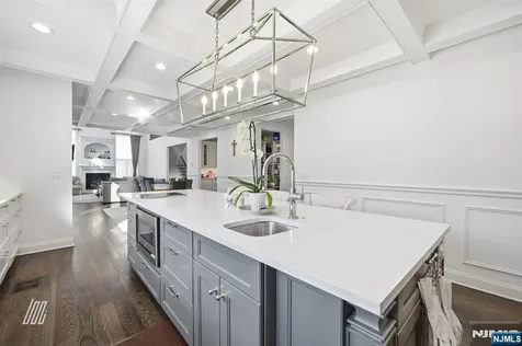 8 Ranch Lane Closter NJ 07624