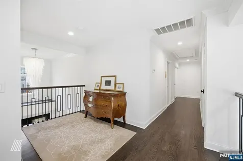 8 Ranch Lane Closter NJ 07624