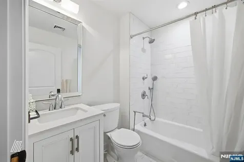 8 Ranch Lane Closter NJ 07624
