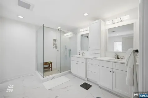 8 Ranch Lane Closter NJ 07624