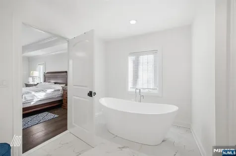 8 Ranch Lane Closter NJ 07624