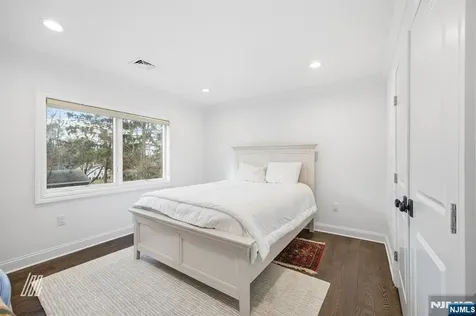 8 Ranch Lane Closter NJ 07624