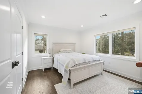 8 Ranch Lane Closter NJ 07624