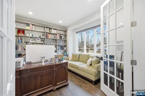 8 Ranch Lane Closter NJ 07624
