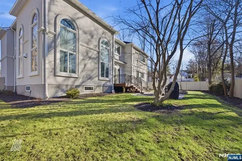 8 Ranch Lane Closter NJ 07624