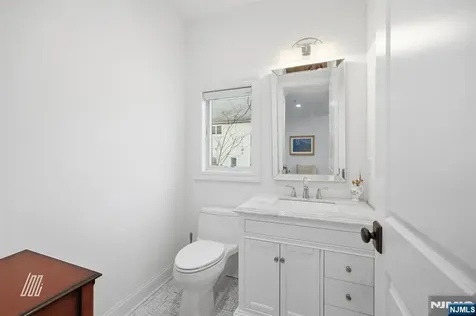 8 Ranch Lane Closter NJ 07624