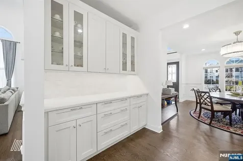 8 Ranch Lane Closter NJ 07624