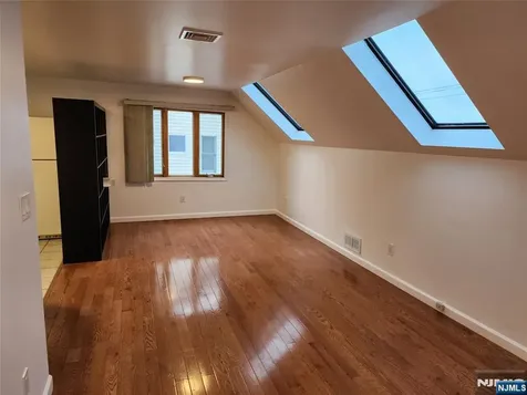 316 10th Street Palisades Park NJ 07650