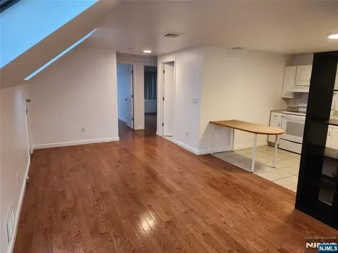 316 10th Street Palisades Park NJ 07650