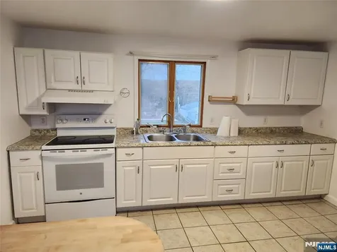 316 10th Street Palisades Park NJ 07650