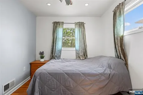 60 16th Avenue Elmwood Park NJ 07407