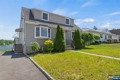 60 16th Avenue Elmwood Park NJ 07407