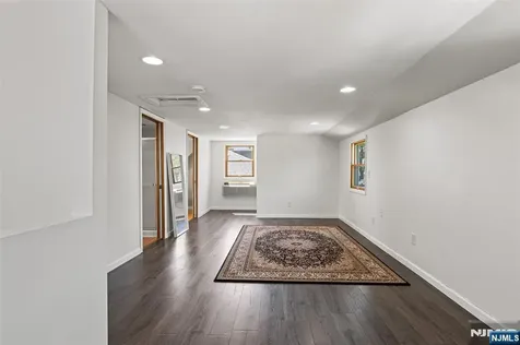60 16th Avenue Elmwood Park NJ 07407