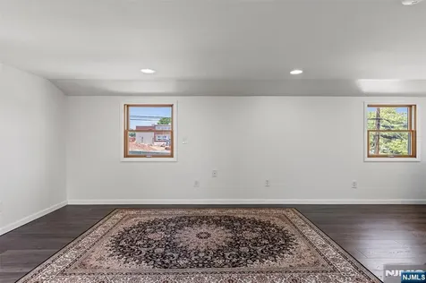 60 16th Avenue Elmwood Park NJ 07407