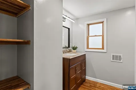 60 16th Avenue Elmwood Park NJ 07407