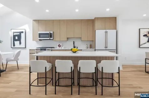 370 French Court Teaneck NJ 07666