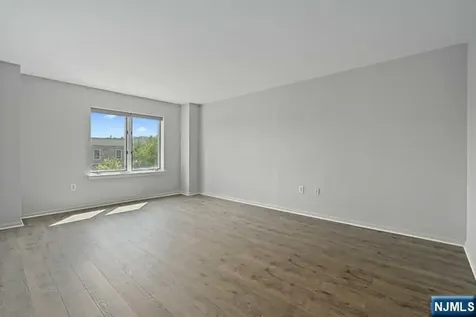 405 Williams Court Edgewater NJ 07020
