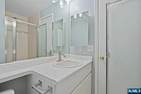 405 Williams Court Edgewater NJ 07020