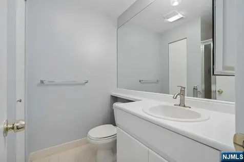 405 Williams Court Edgewater NJ 07020