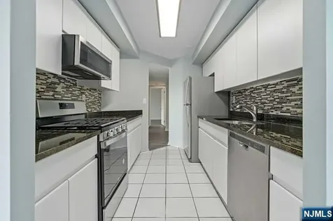 405 Williams Court Edgewater NJ 07020