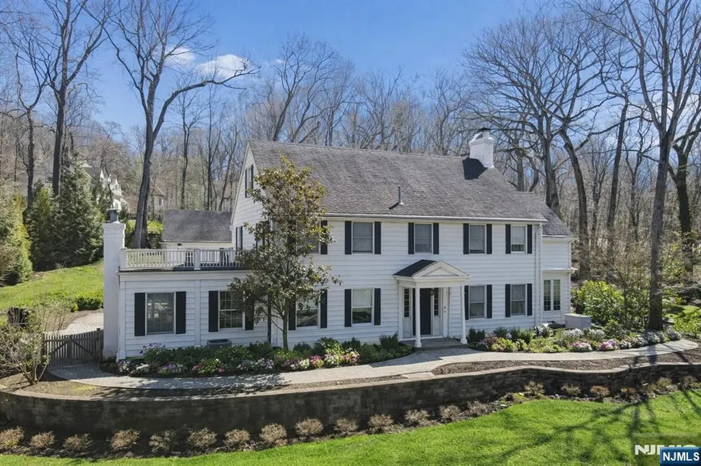 14 Old Smith Road Tenafly NJ 07670