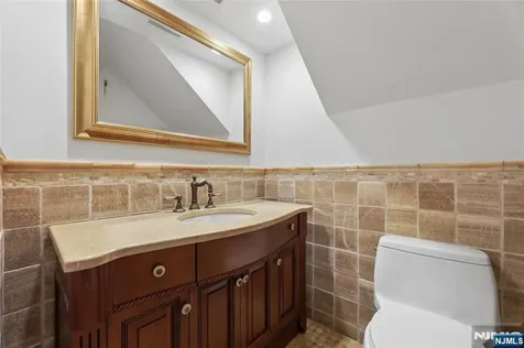 14 Old Smith Road Tenafly NJ 07670