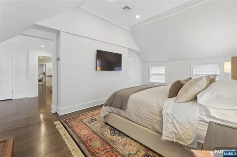 14 Old Smith Road Tenafly NJ 07670