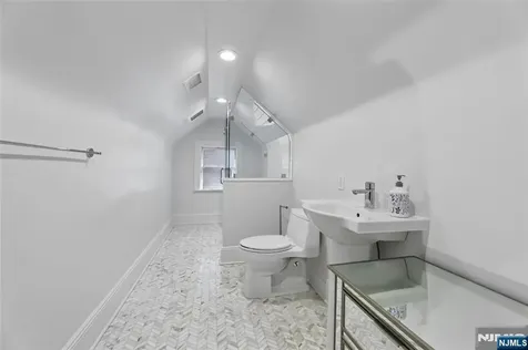 14 Old Smith Road Tenafly NJ 07670