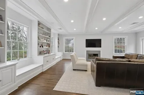 14 Old Smith Road Tenafly NJ 07670