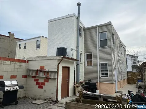 38 Delancy Street Newark NJ 07105