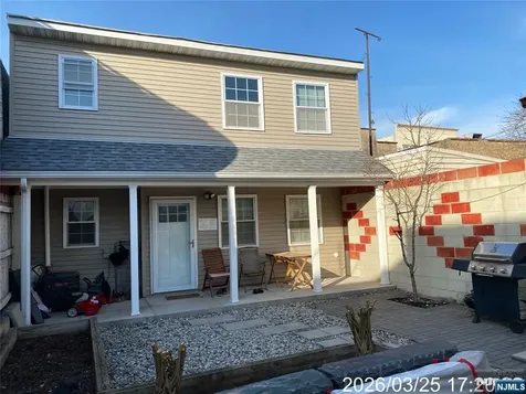 38 Delancy Street Newark NJ 07105