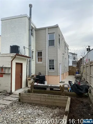 38 Delancy Street Newark NJ 07105