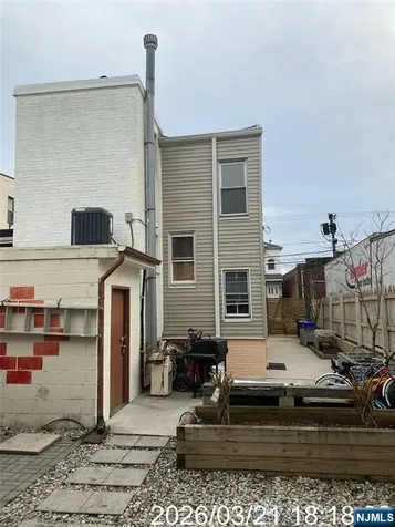 38 Delancy Street Newark NJ 07105