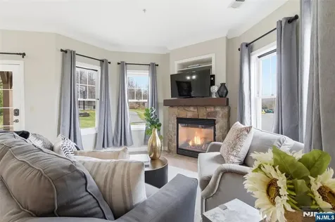 2 Pine Crescent Vernon NJ 07462