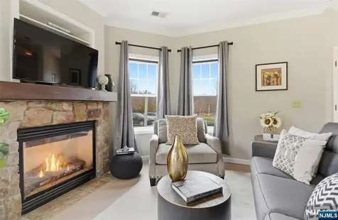 2 Pine Crescent Vernon NJ 07462