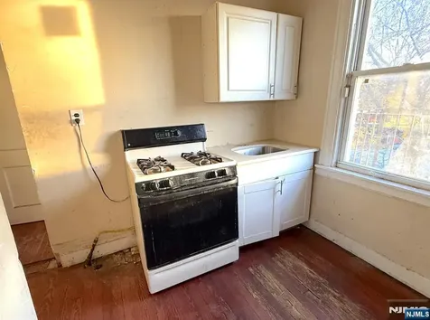 66 Scheerer Newark NJ 07112