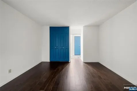 300 Winston Cliffside Park NJ 07010
