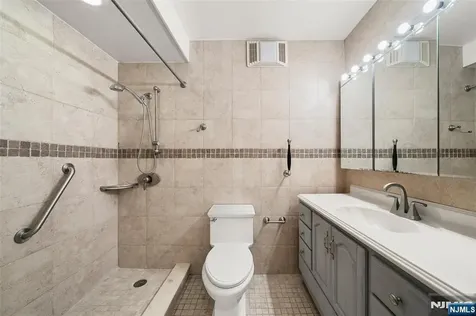 300 Winston Cliffside Park NJ 07010