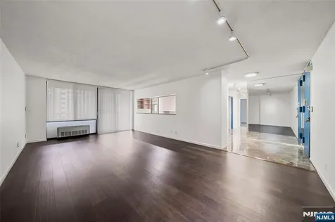 300 Winston Cliffside Park NJ 07010