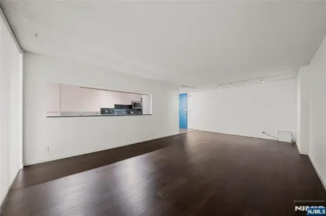 300 Winston Cliffside Park NJ 07010