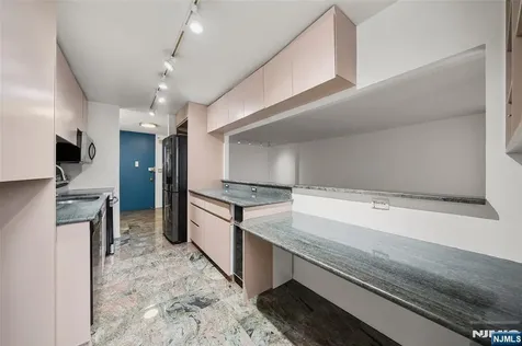 300 Winston Cliffside Park NJ 07010