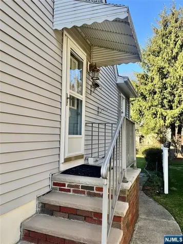 689 Linden Avenue Ridgefield NJ 07657