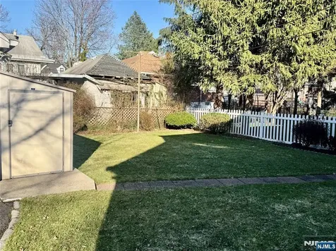 689 Linden Avenue Ridgefield NJ 07657