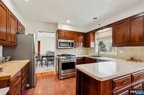 300 Briarwood Drive Wyckoff NJ 07481