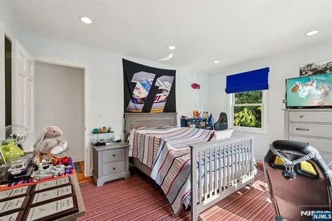 300 Briarwood Drive Wyckoff NJ 07481