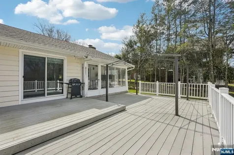 300 Briarwood Drive Wyckoff NJ 07481