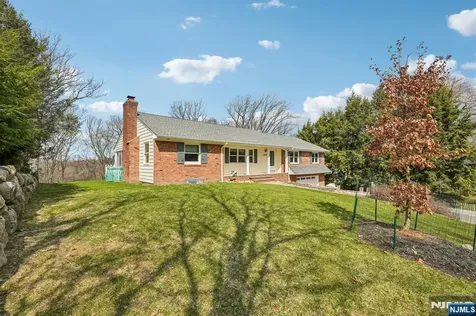 300 Briarwood Drive Wyckoff NJ 07481
