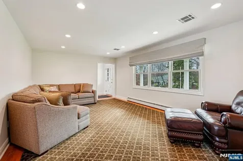 300 Briarwood Drive Wyckoff NJ 07481